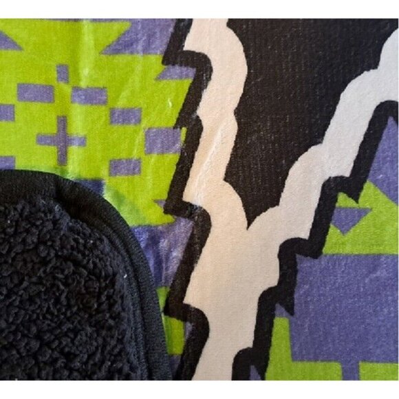 New Native Pot Leaf Plush Throw Gift Blanket Marijuana Leaves Fleece SmokeWeed - Picture 2 of 3